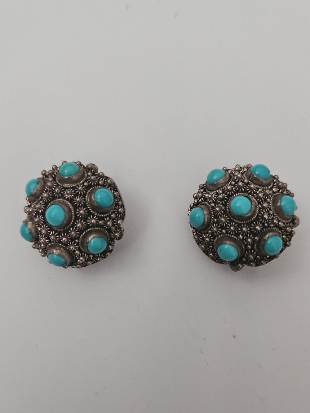Vintage Silver Stamped Intricate Hand Crafted Torquise Dome Stid Clip On Earing